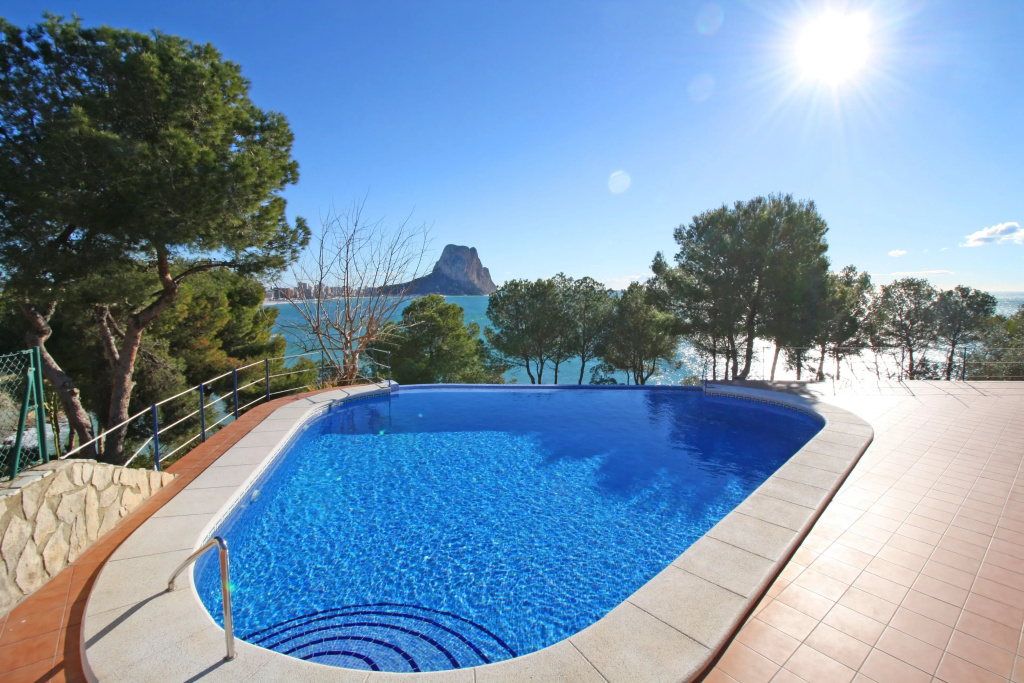 2 Bedrooms Apartment with sea view