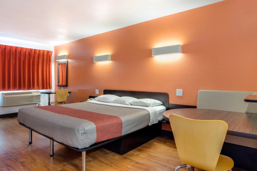 Standard Double room (full double bed)