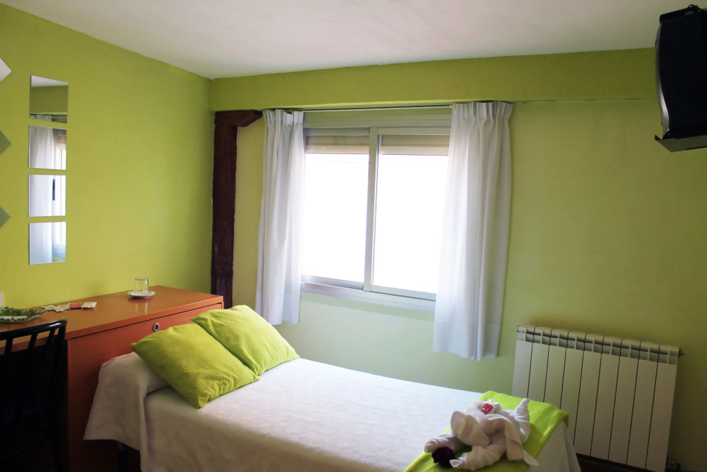 Economy room