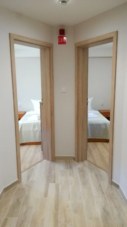 雙臥室三併家庭套房單人床