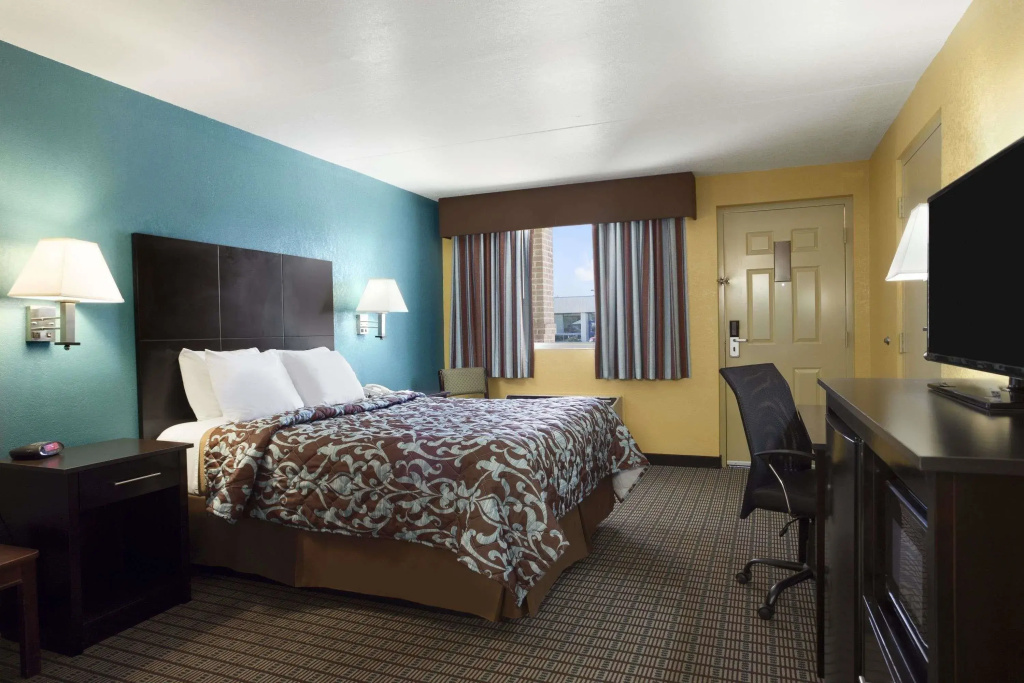 Standard Double room (full double bed)
