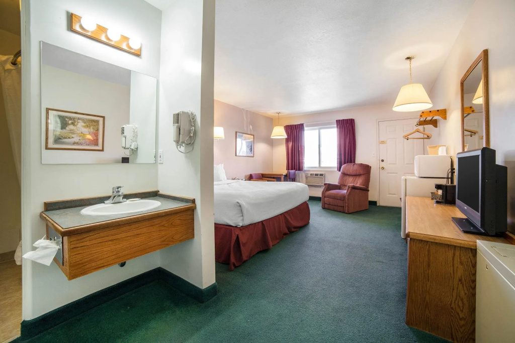 Standard Double room (full double bed)