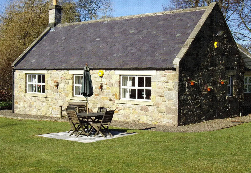 Luxury Cottage with garden view