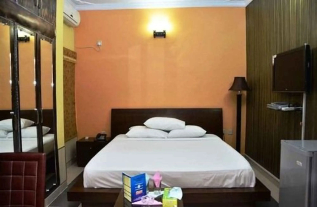 Economy room