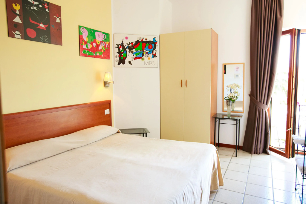 Standard Double room (full double bed)