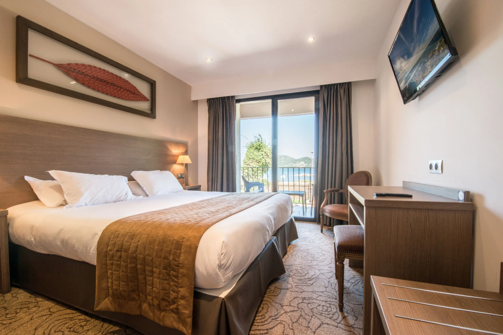 Standard Double room with sea view (full double bed)