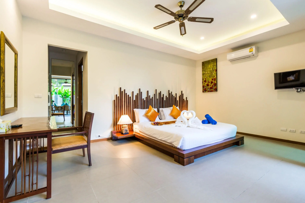 4 Bedrooms Villa