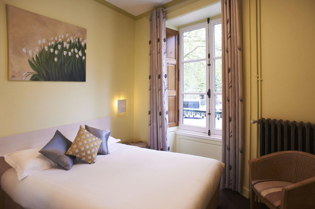 Standard Double room (full double bed)