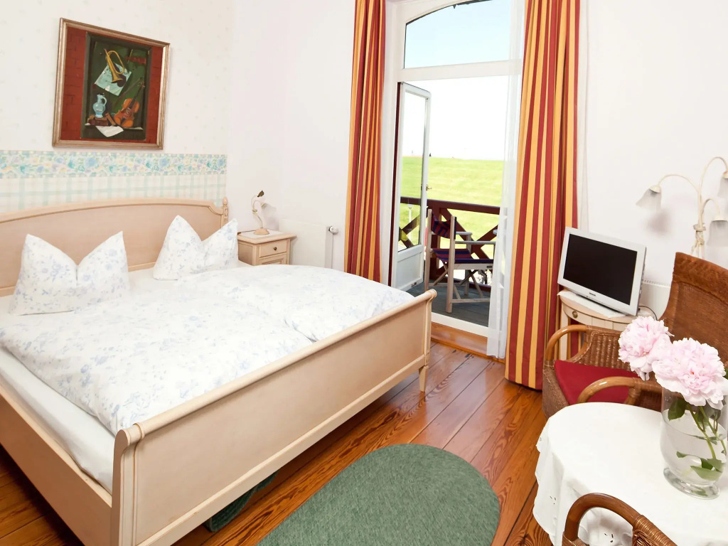 Standard Double room with balcony and with sea view (full double bed)