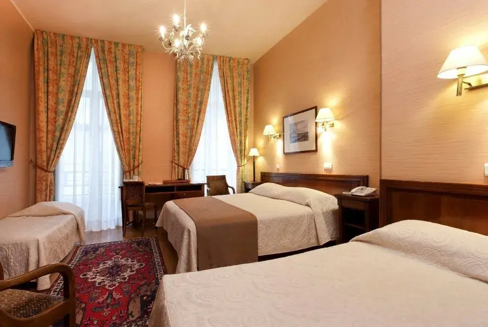 Hotel du Palais Bourbon 76