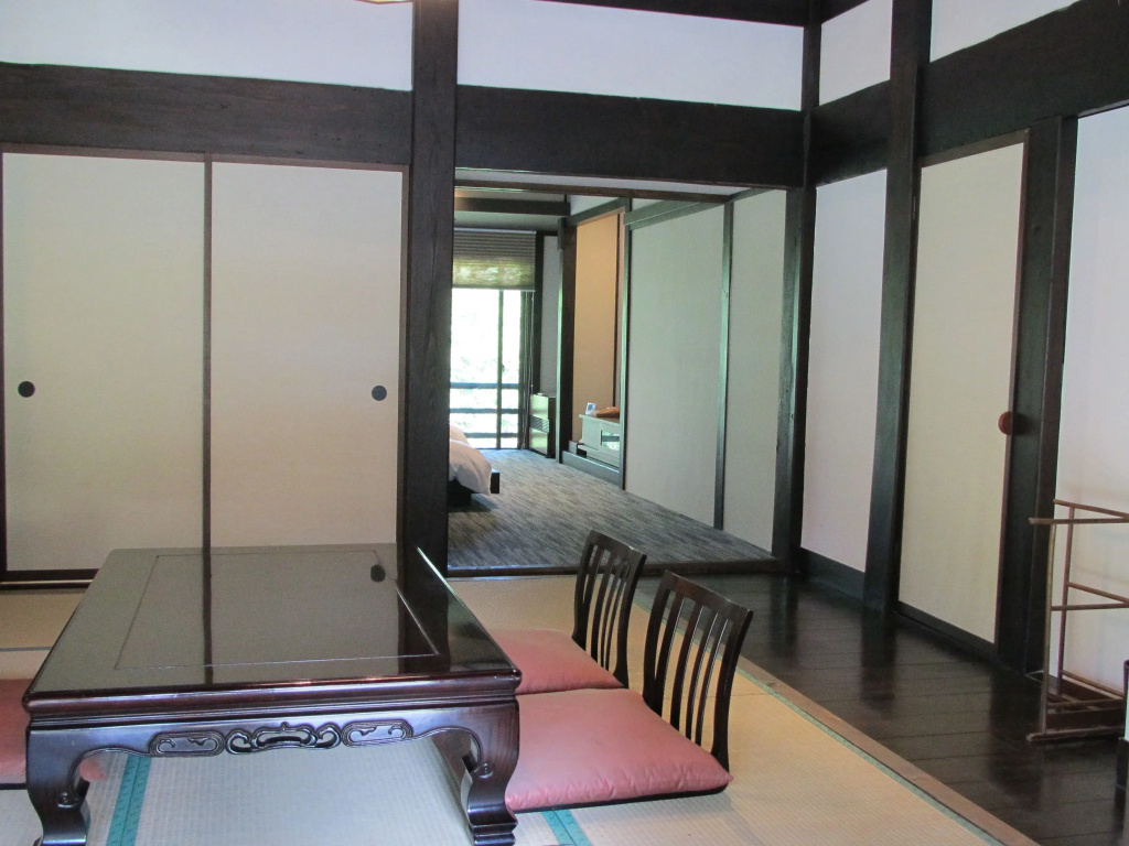 Suite with mountain view