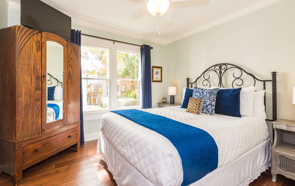 Superior Double room (full double bed)