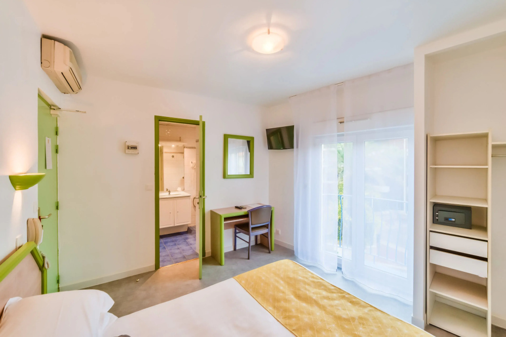 Comfort room
