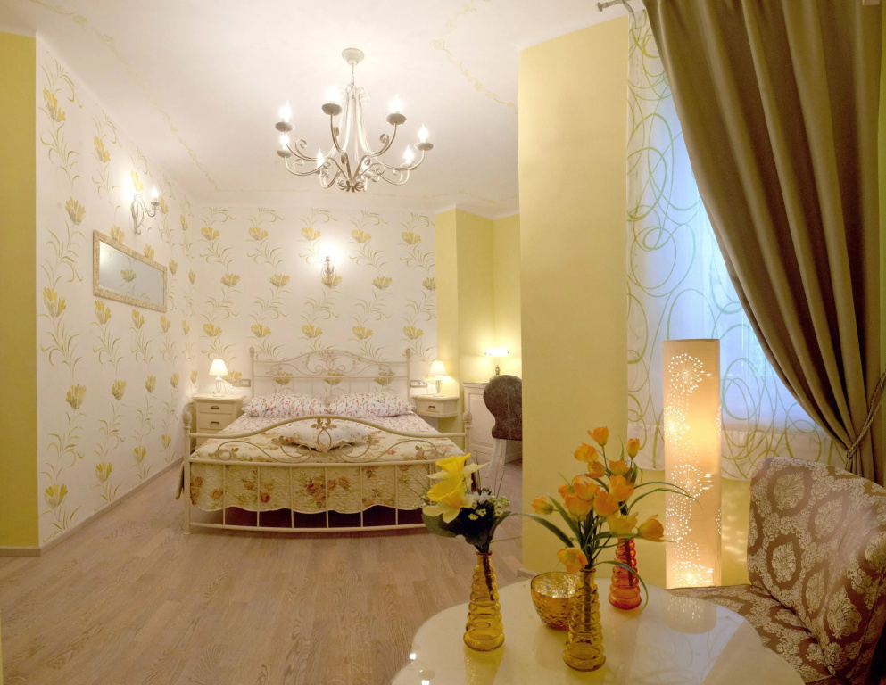 Deluxe Double room with balcony full double bed