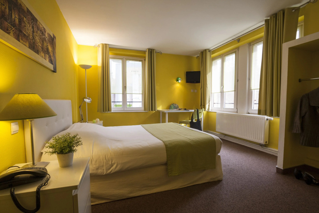 Standard Triple room