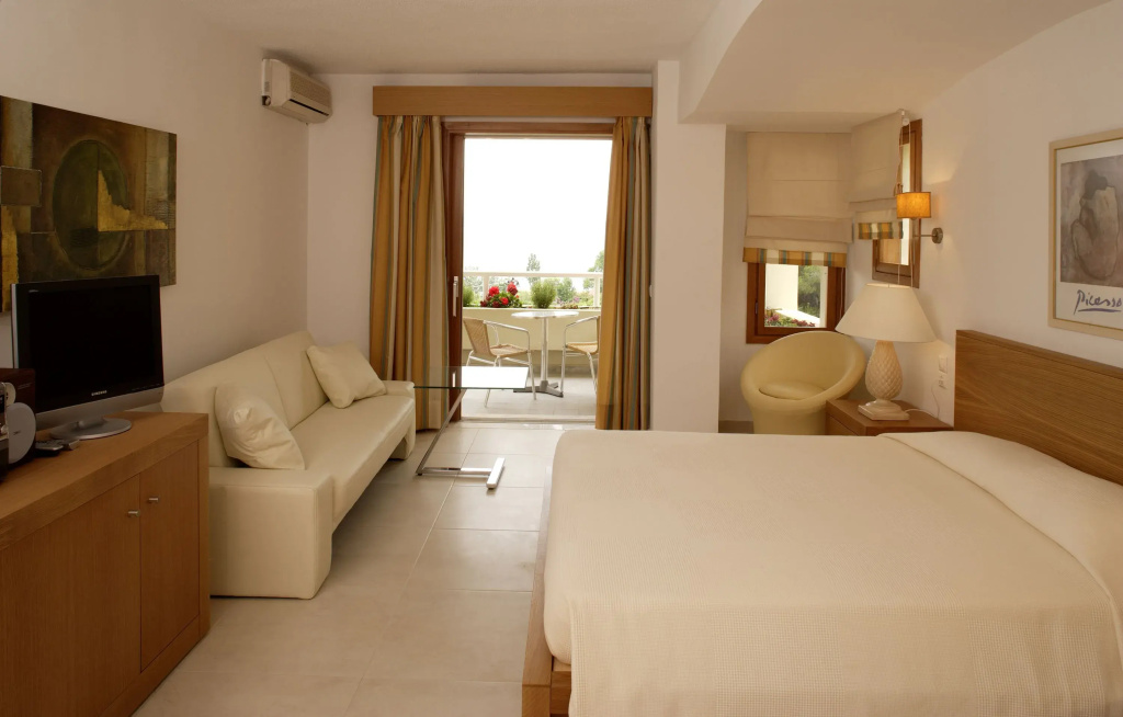 Superior Double room with sea view (full double bed)