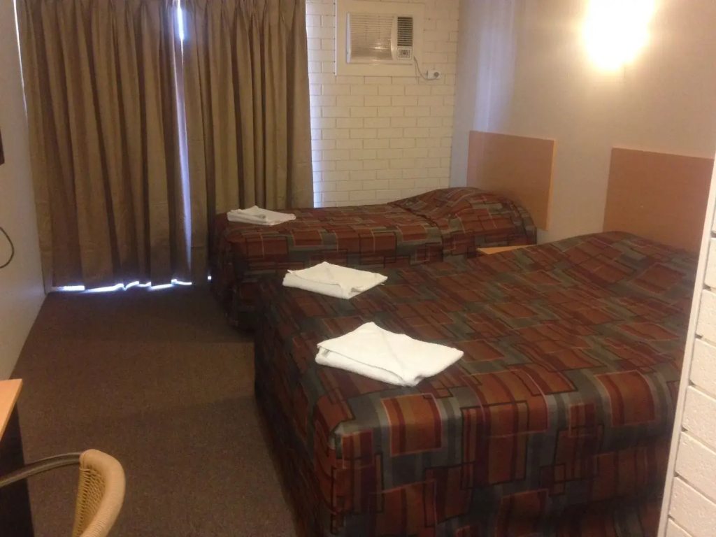 1 Bedroom Standard Double room twin beds