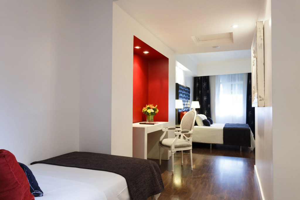 Standard Triple room