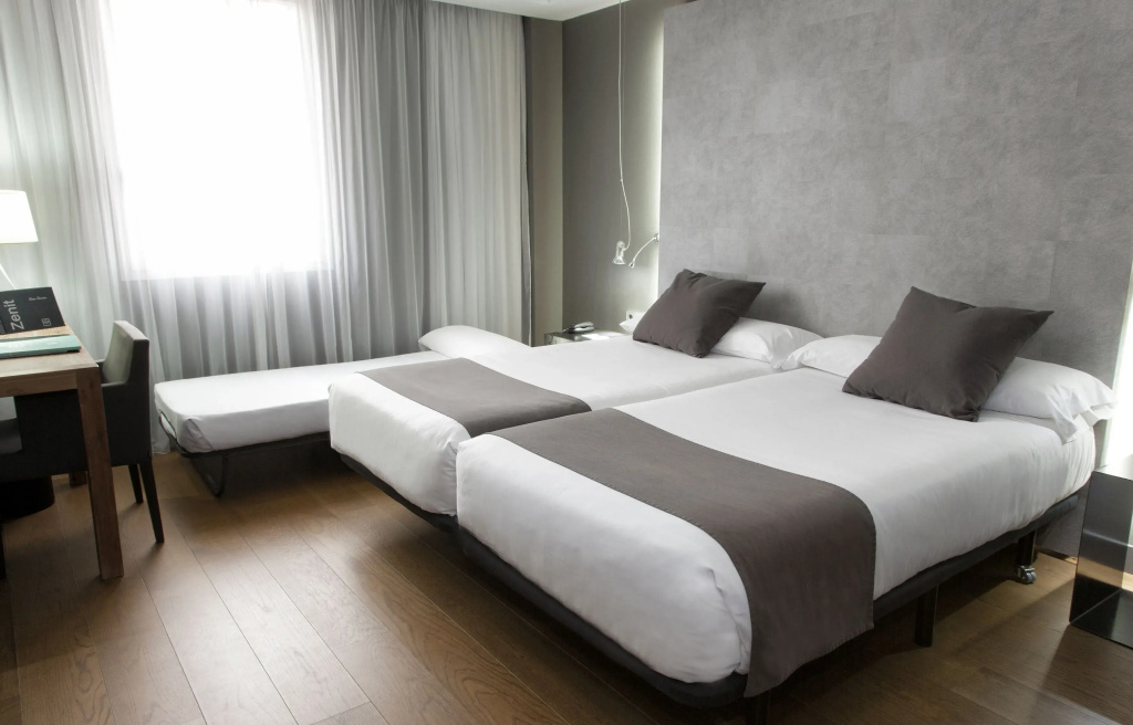 Triple room