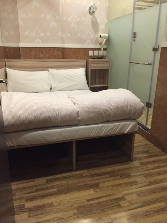 Deluxe Double room (full double bed)