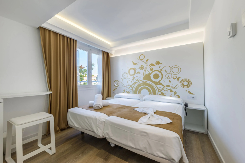 Standard Double room (twin beds)