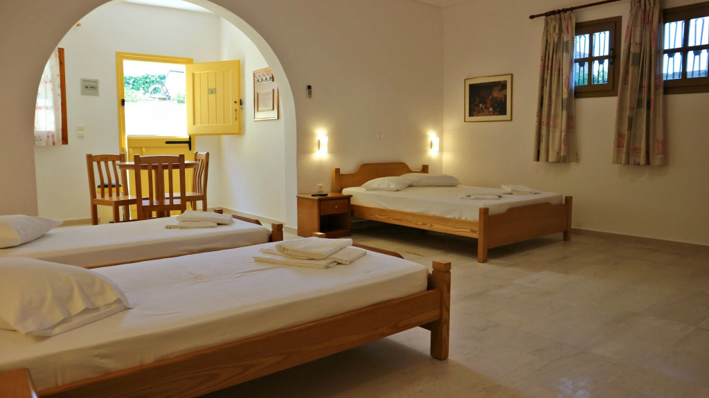 Economy Quadruple Basement room