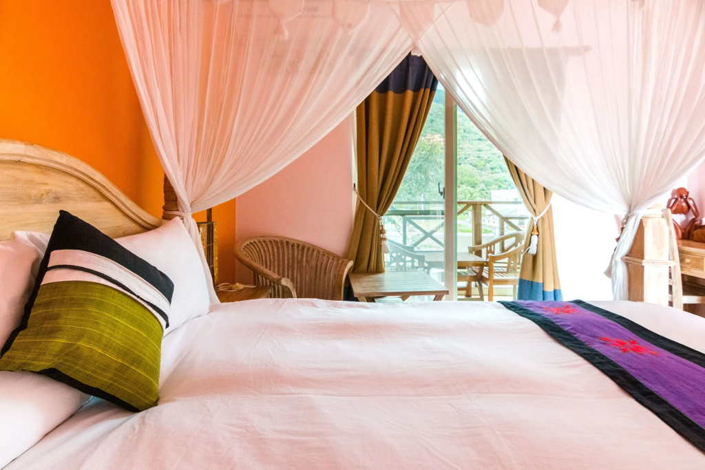 Standard Double room with balcony and with mountain view (full double bed)