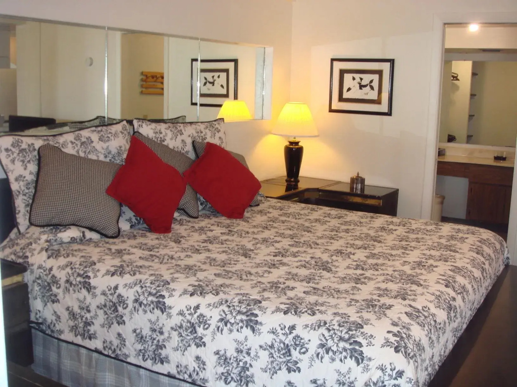 Standard Double Apartment (full double bed)