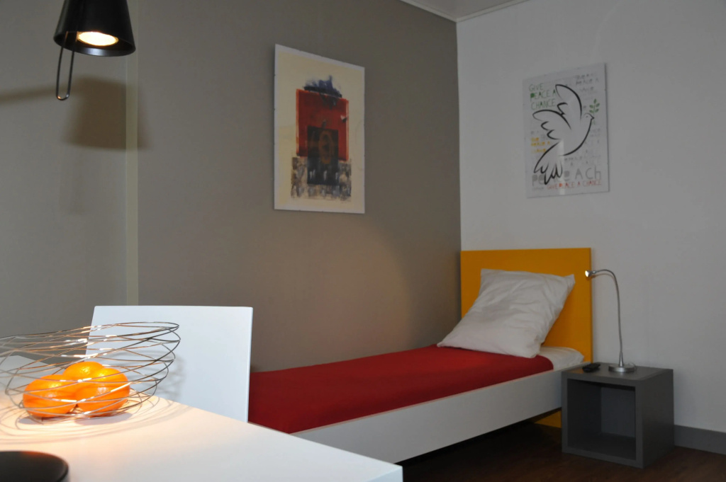 Economy room