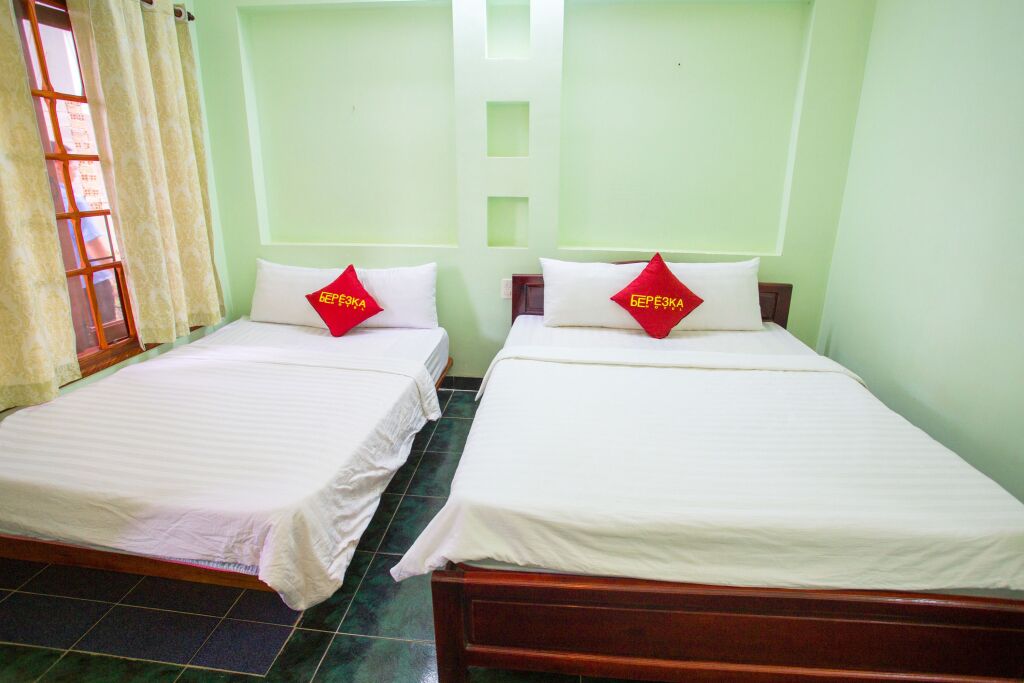 Четырёхместный номер Standard в Bach Duong Hotel
