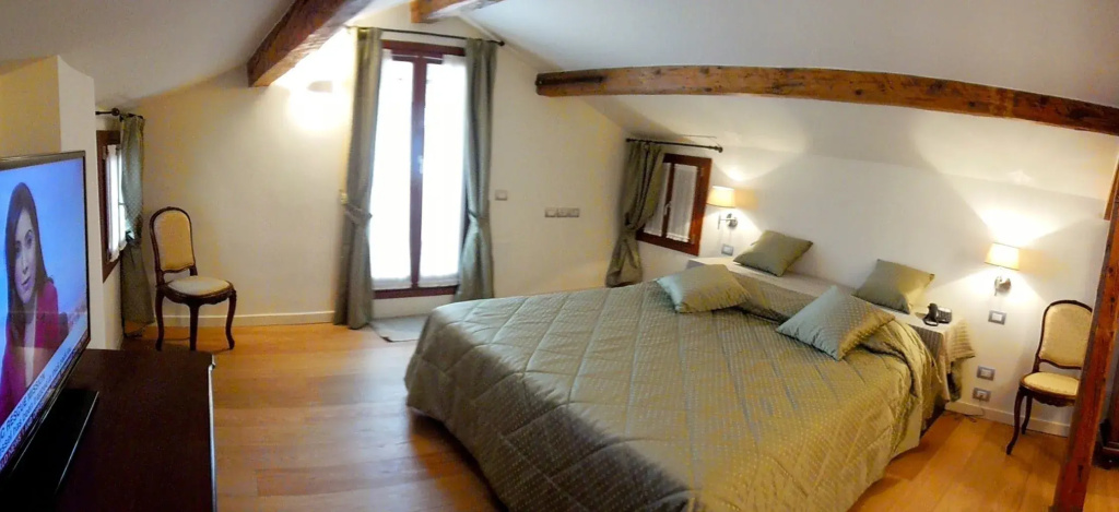 Superior Double room (full double bed)
