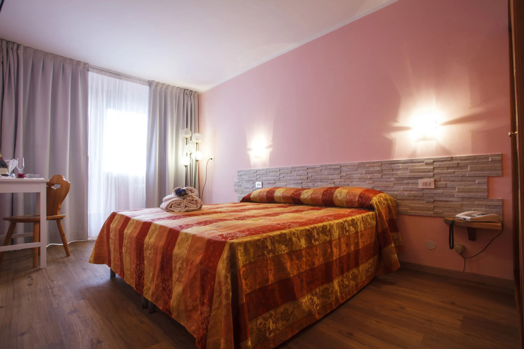 Standard Double room (full double bed)