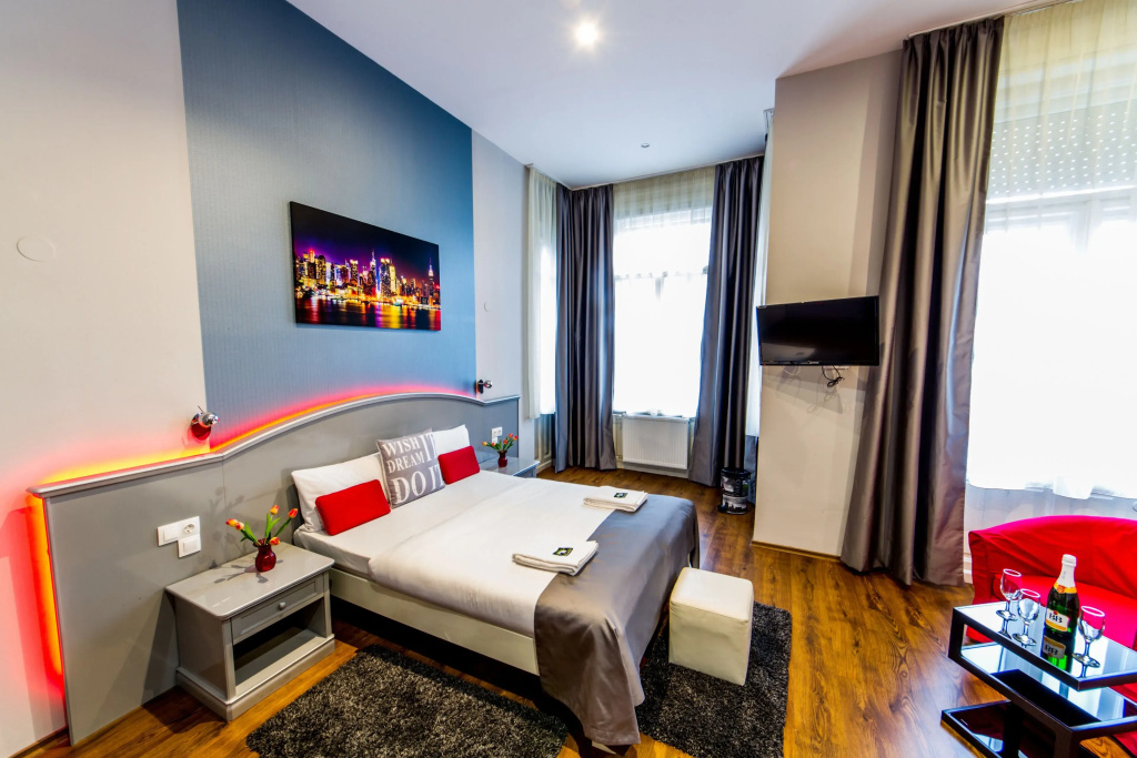 Standard Double room (full double bed)