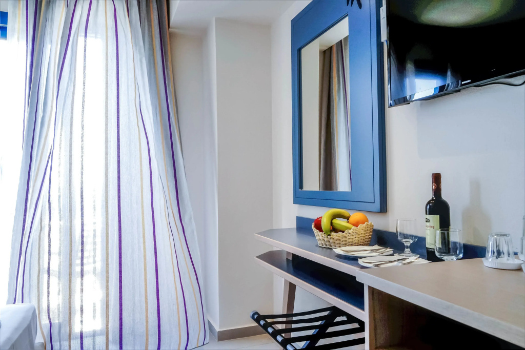 Superior room with sea view