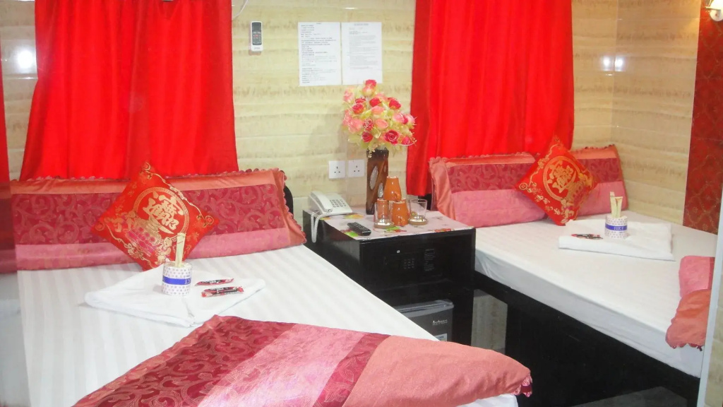 Deluxe Quadruple room