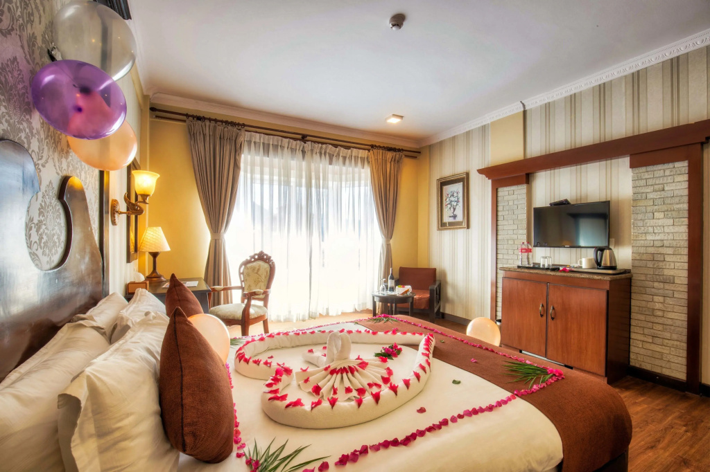 Deluxe Double room (full double bed)
