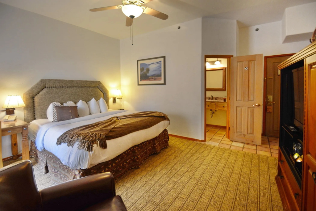 Standard Double room (full double bed)