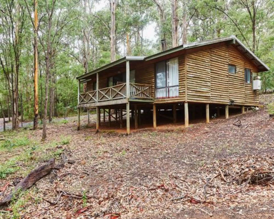 3 Bedrooms Chalet with land view