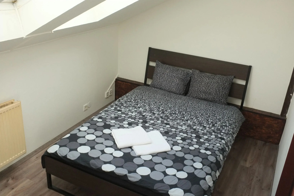 Economy room