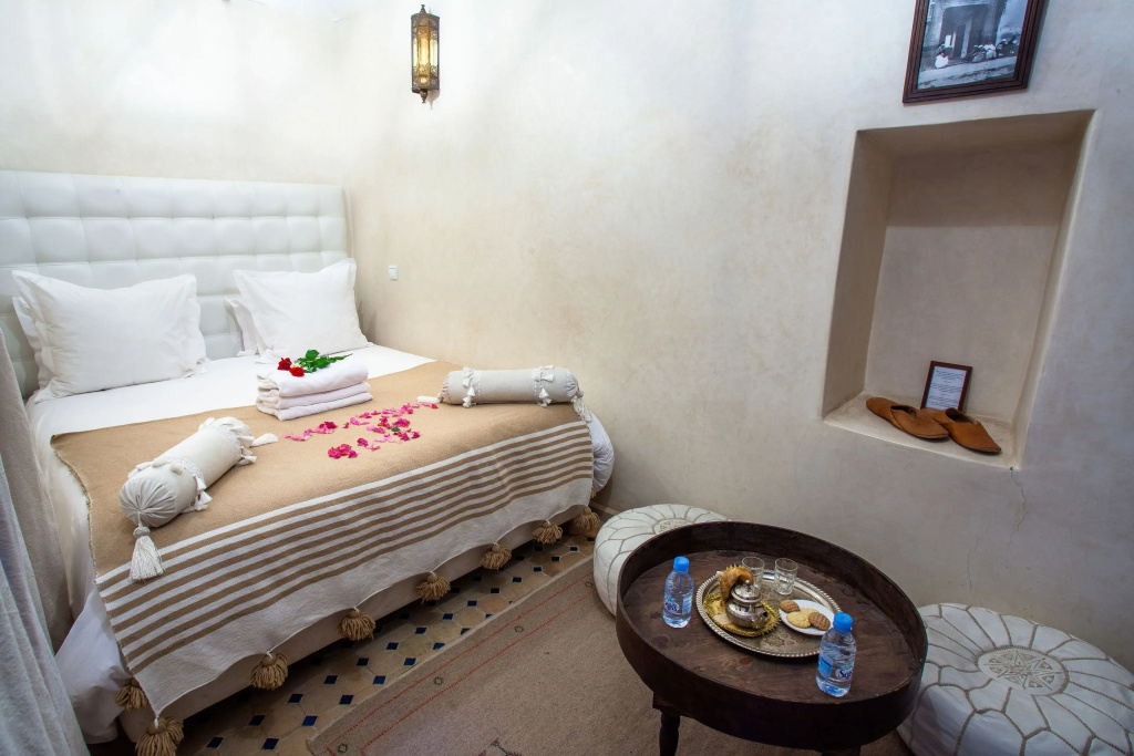 Superior Double room with garden view (full double bed)