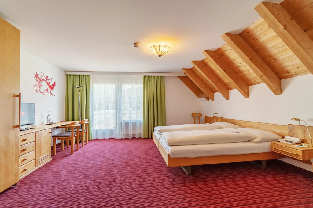 Deluxe room with balcony and with view