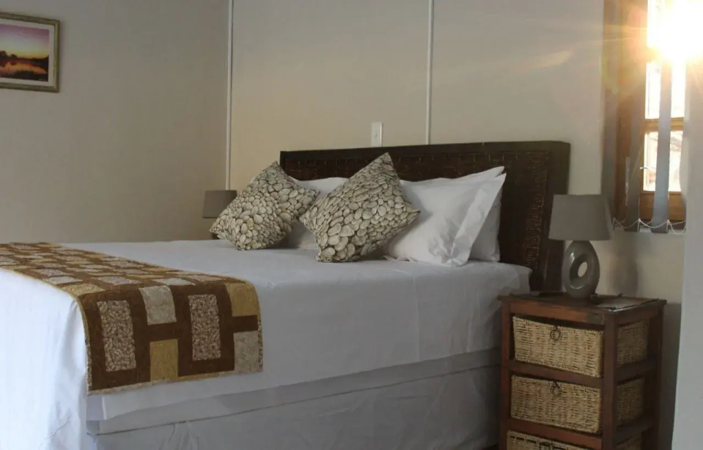 Double Cottage with pool view twin beds
