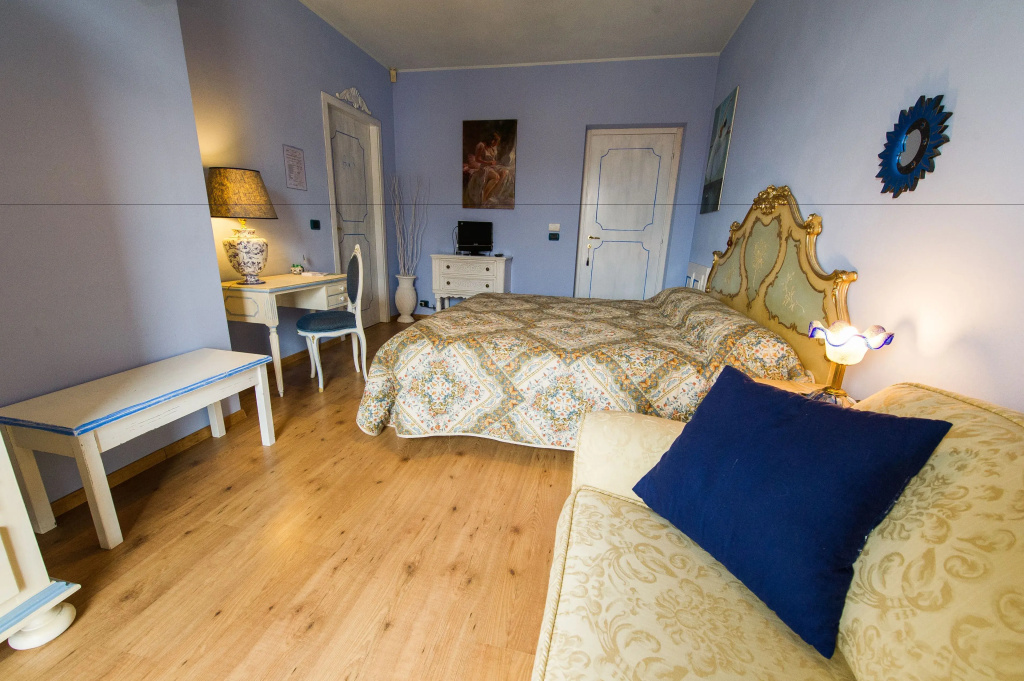 Standard Double room (full double bed)