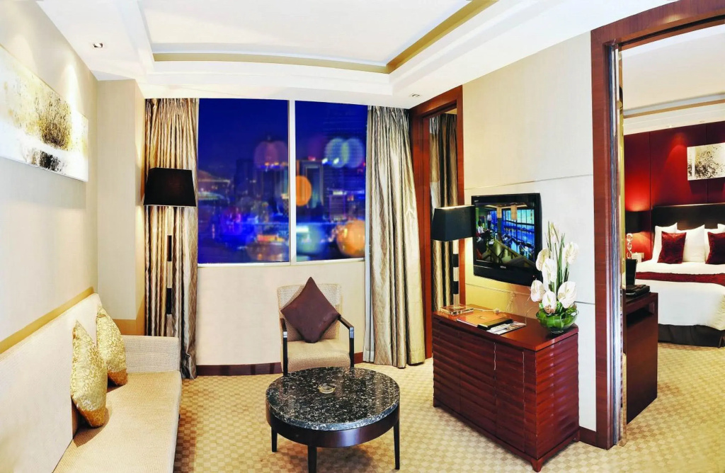 Deluxe Suite