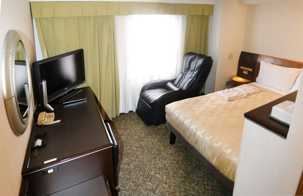 Deluxe Double room (full double bed)