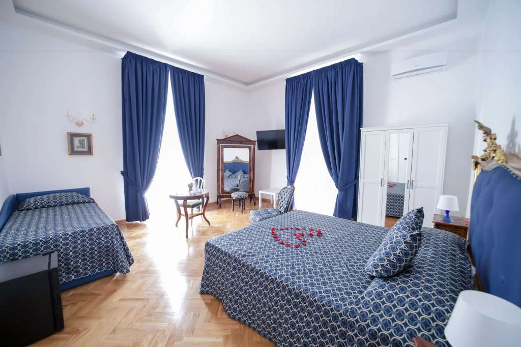 Deluxe Double room with sea view (full double bed)