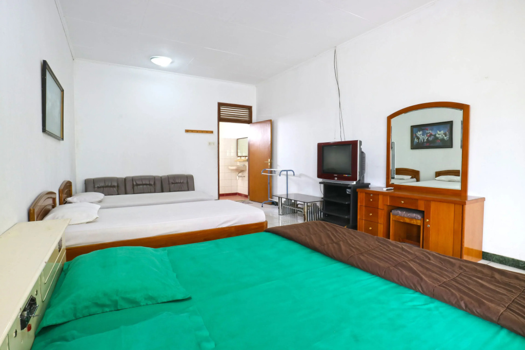 Standard Triple Family room