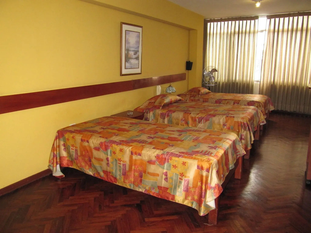 Standard Triple room
