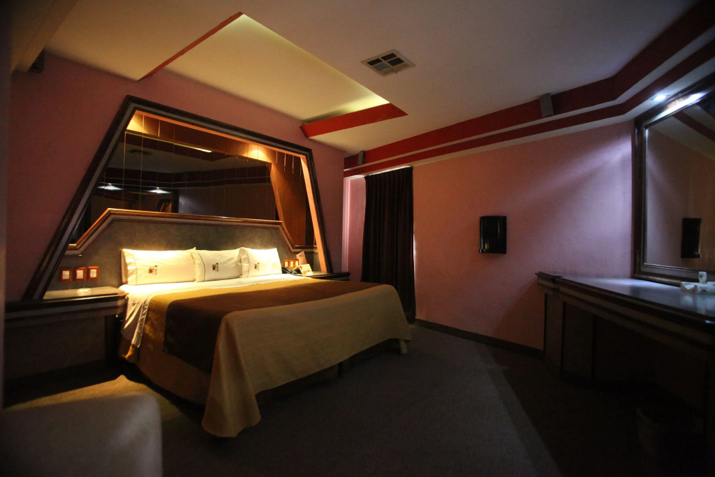 Standard Double Suite (full double bed)