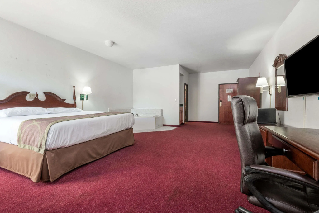 Double Suite (full double bed)